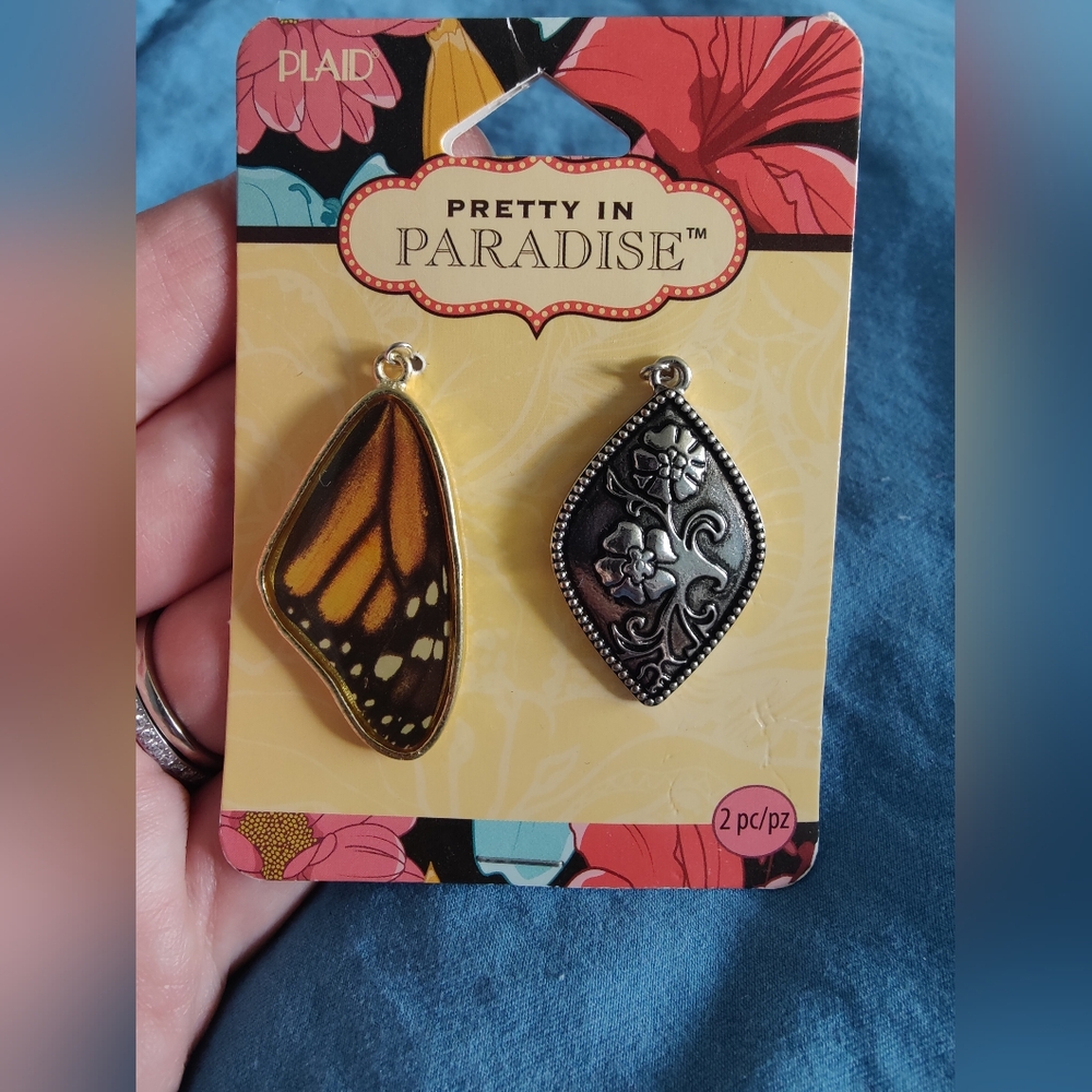 New Plaid, Pretty In Paradise Pendants